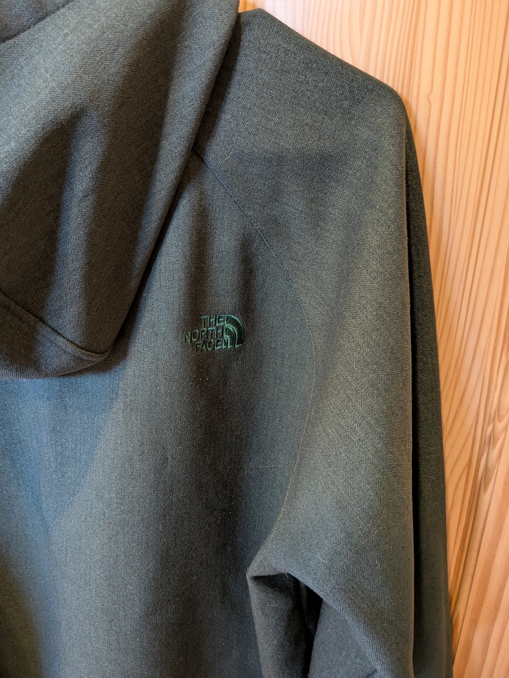 The North Face Men's Forest Green Hooded Performance Jacket with Teal Accents - Picture 7 of 7